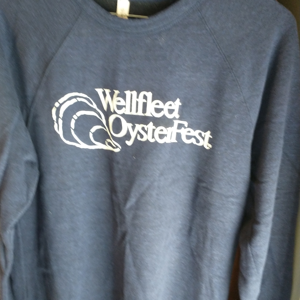 Like new wellfleet oyster sweat shirt